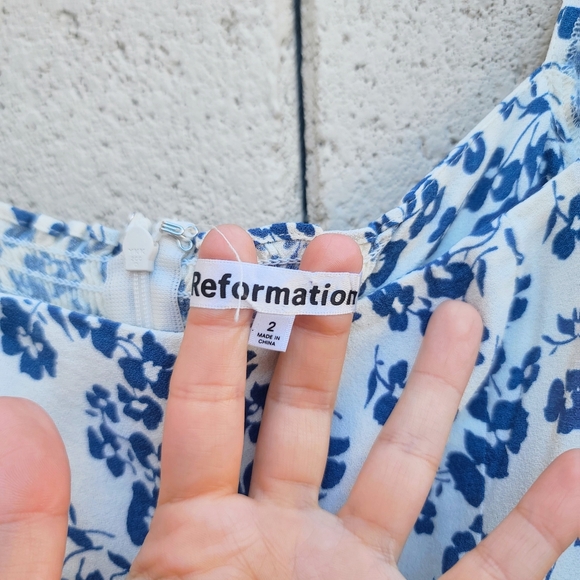 Reformation | Sigmund Floral Square Neck Long Sleeve Midi Dress in Milanesa - Picture 3 of 10